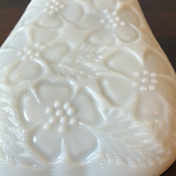 Hazel Atlas: Vintage Pear Shape Milk Glass Snack/ Fruit Dish- Plate- Home Decor - Picture 7 of 16